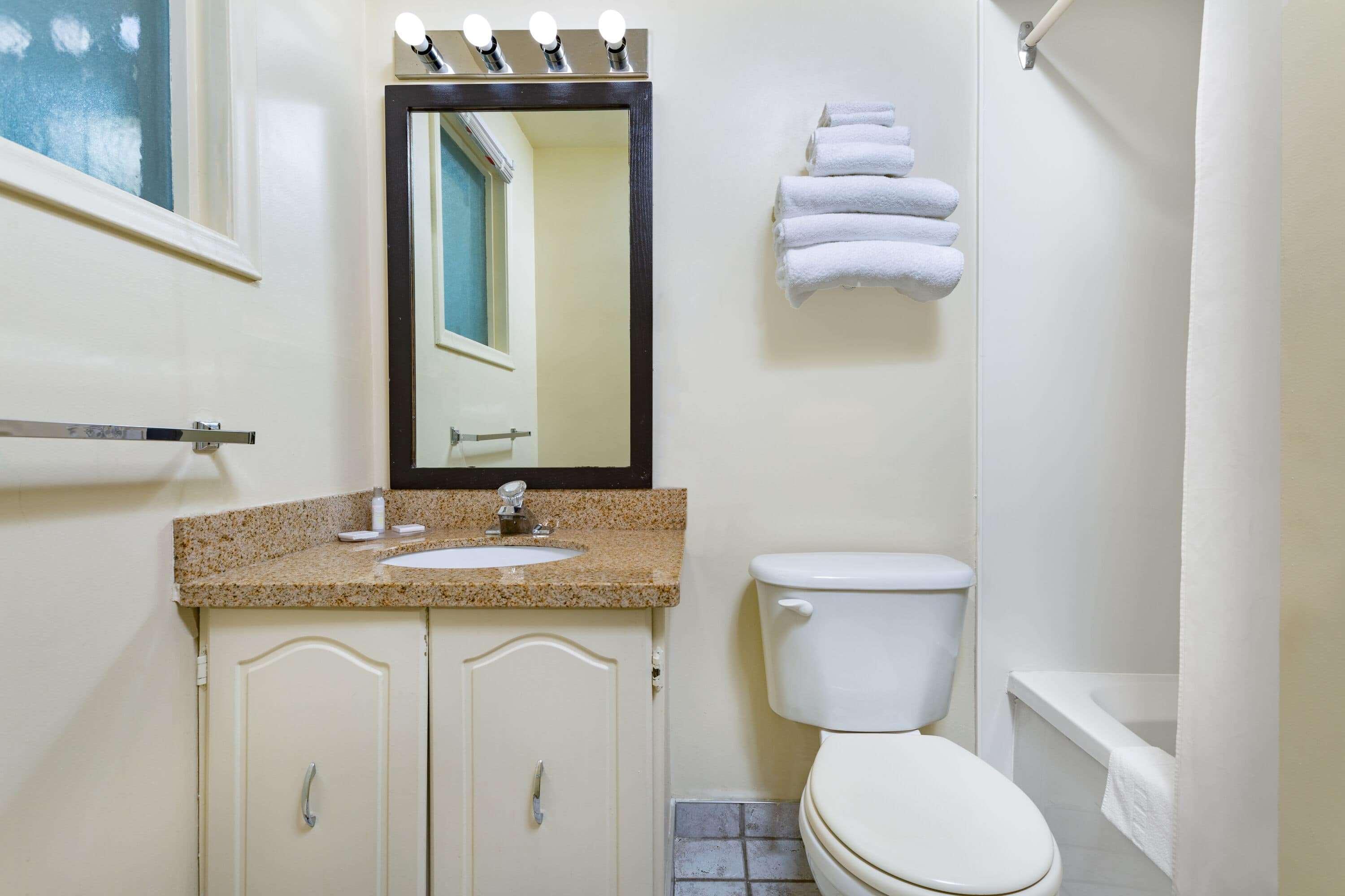 Travelodge By Wyndham Bracebridge Extérieur photo