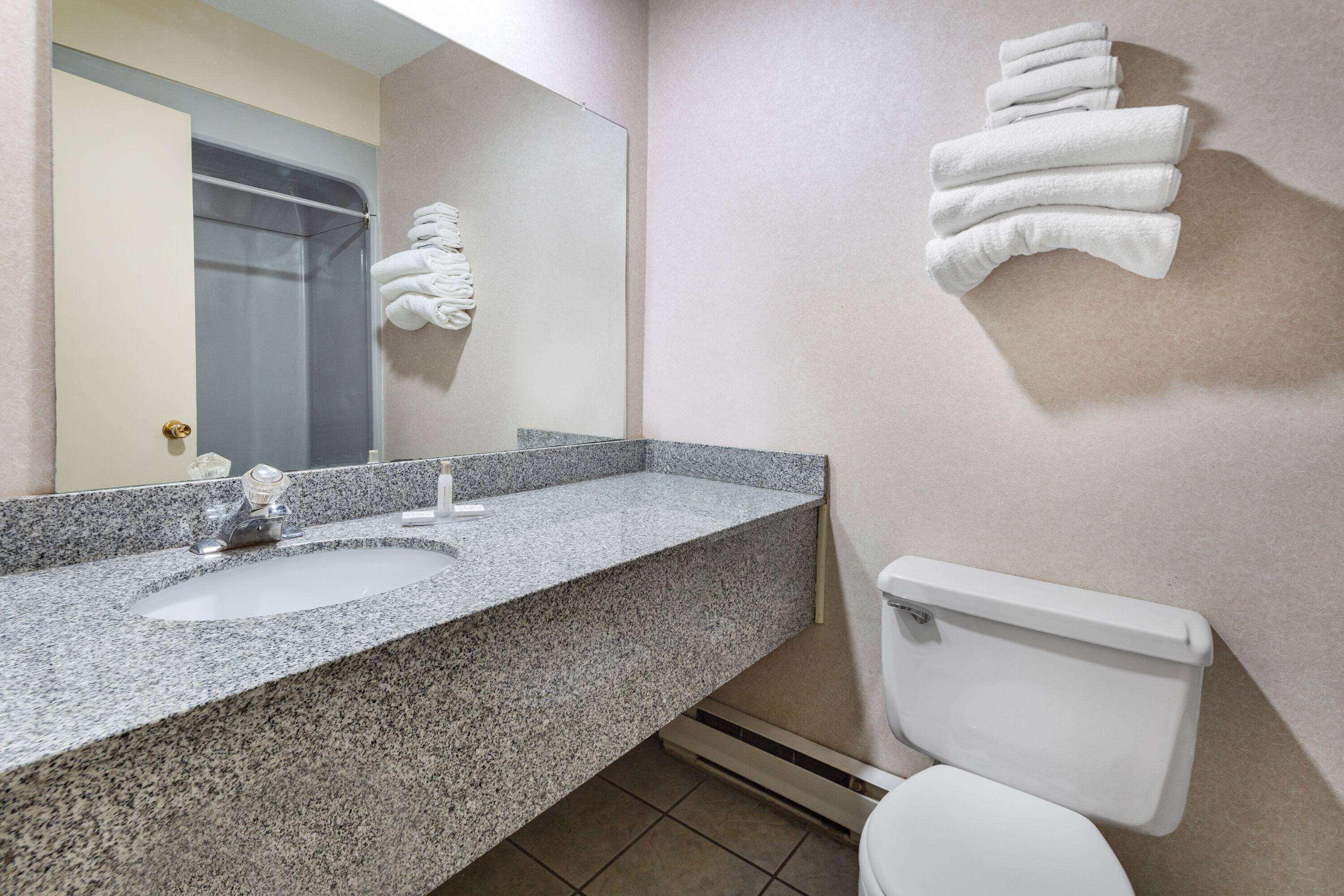 Travelodge By Wyndham Bracebridge Extérieur photo
