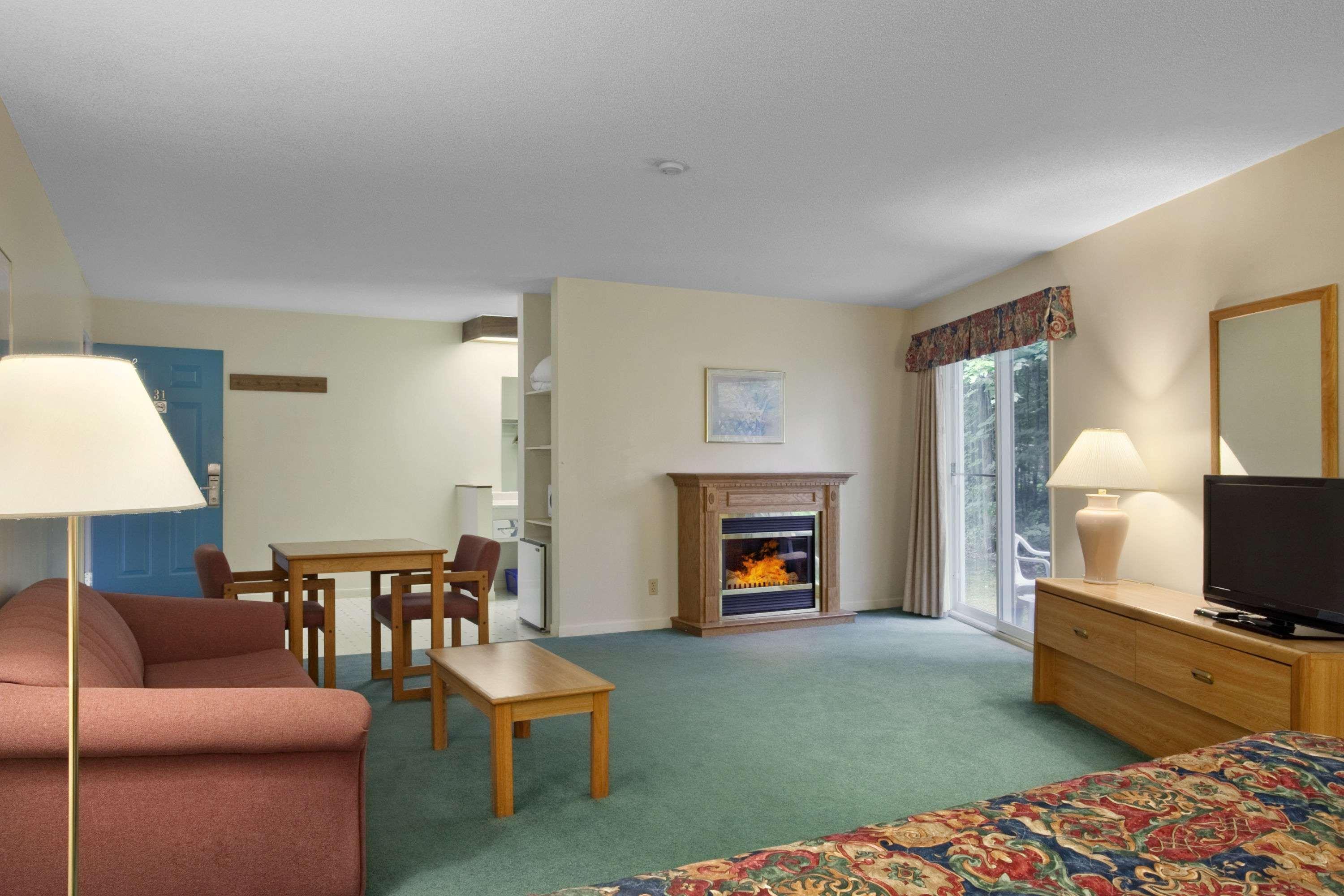 Travelodge By Wyndham Bracebridge Extérieur photo