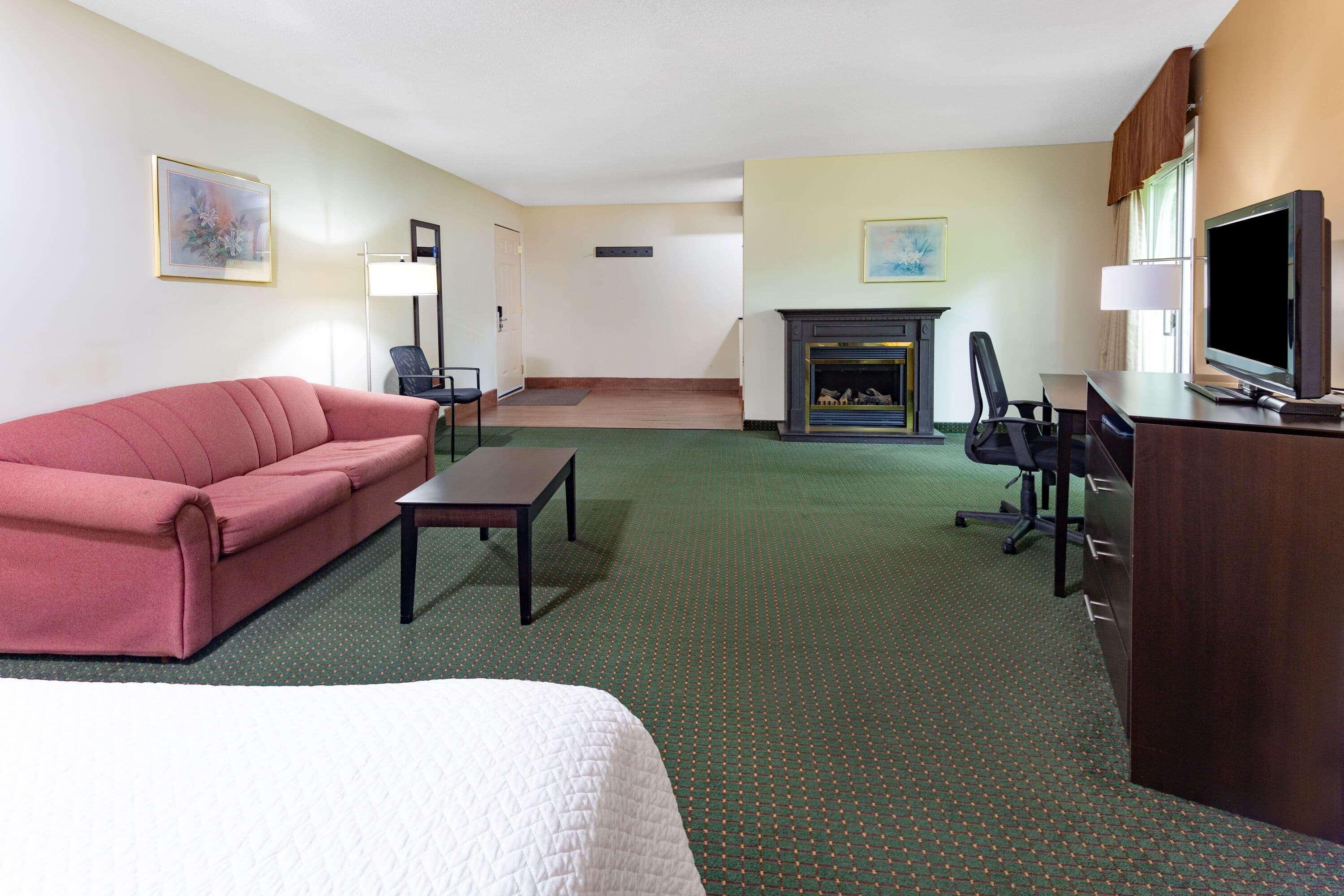 Travelodge By Wyndham Bracebridge Extérieur photo