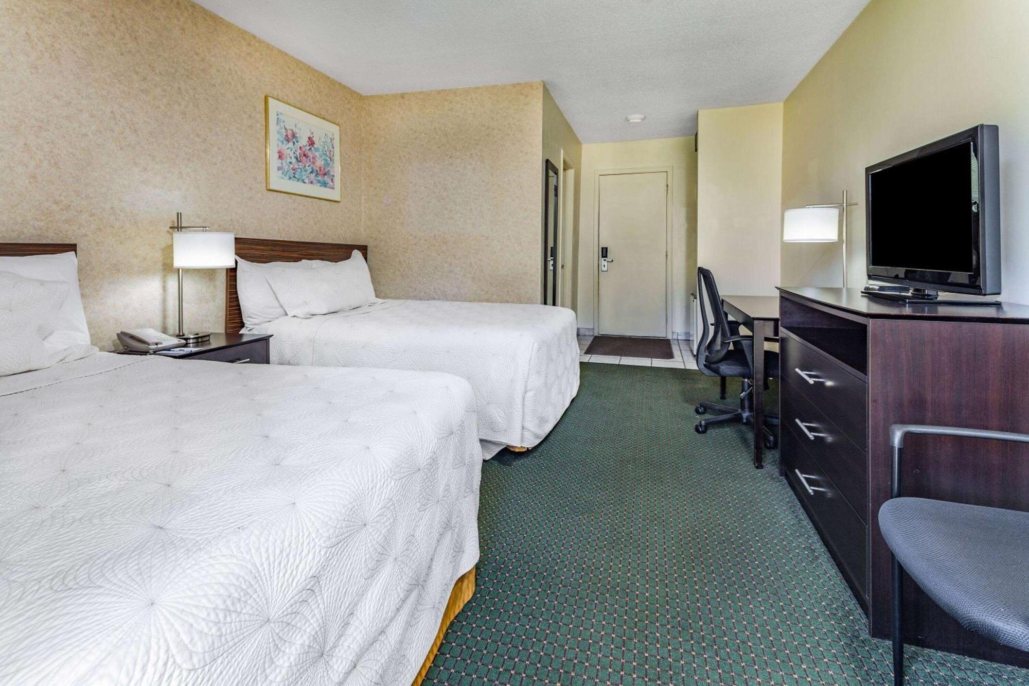 Travelodge By Wyndham Bracebridge Extérieur photo